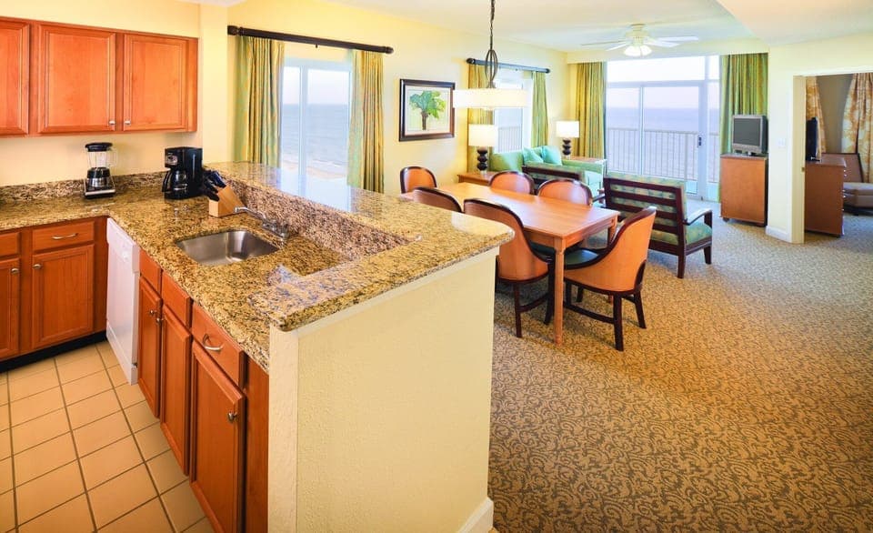 Kitchen/Dining area