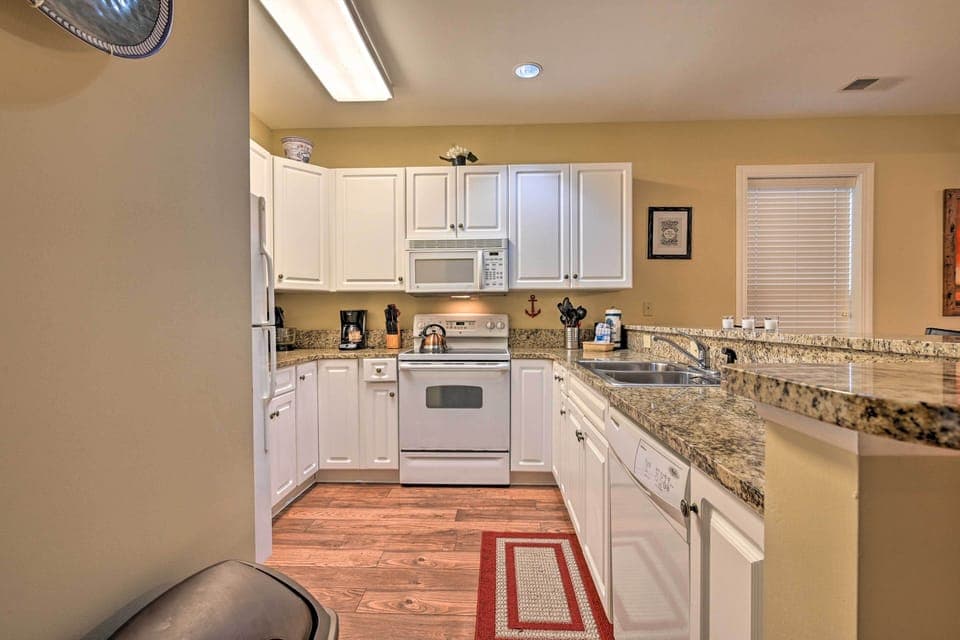 Fully Equipped Kitchen | Drip Coffee Maker | Blender