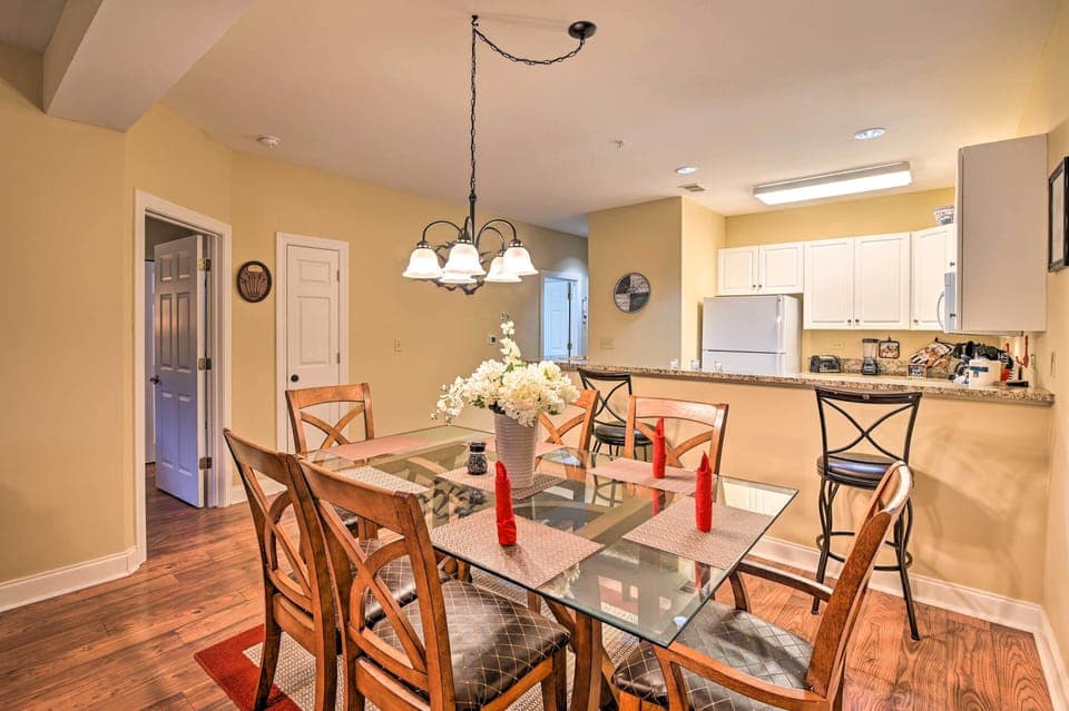 Living Room | Dining Area
