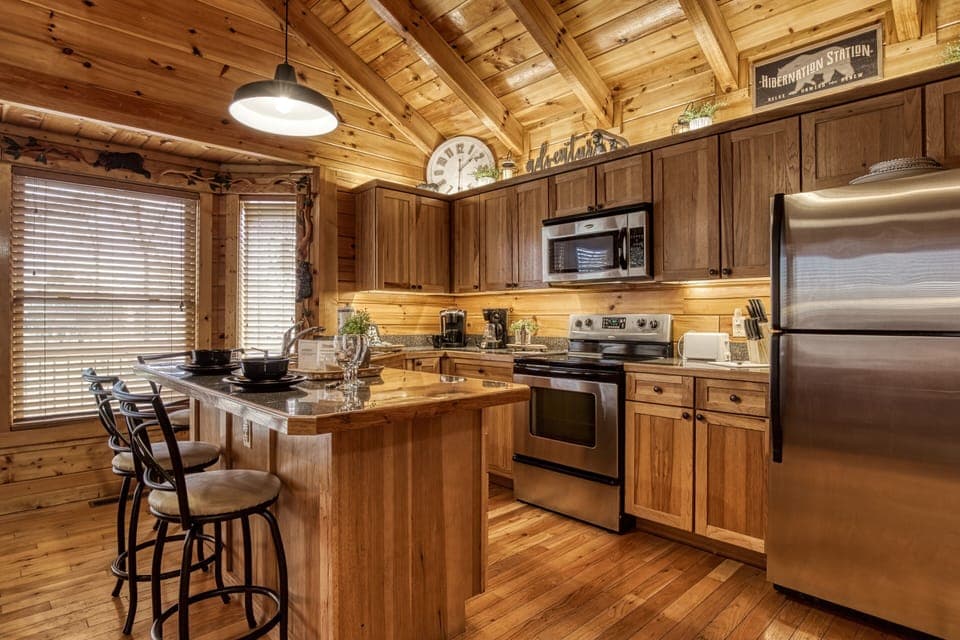 Cabin in Pigeon Forge "River Falls" - Fully furnished kitchen