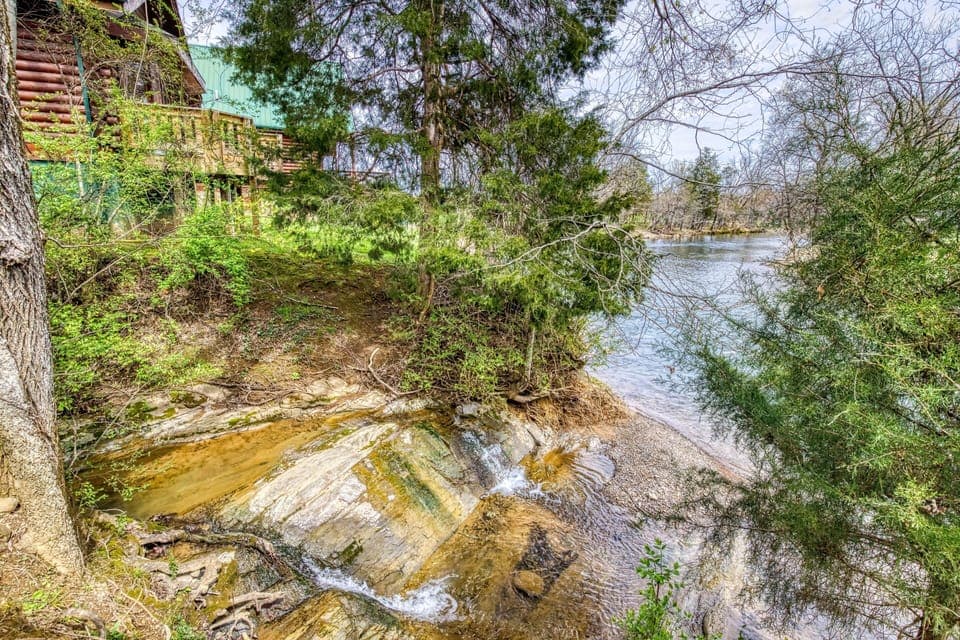 Smoky Mountain Cabin "River Falls" - The Little Pigeon River