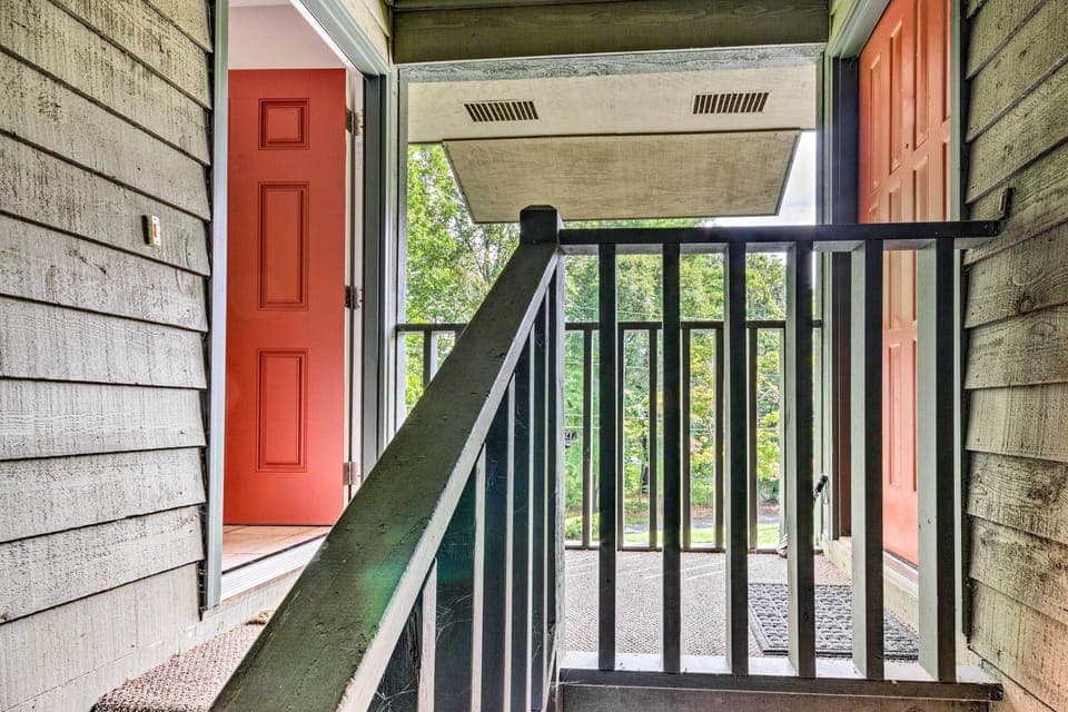 Private Entrance