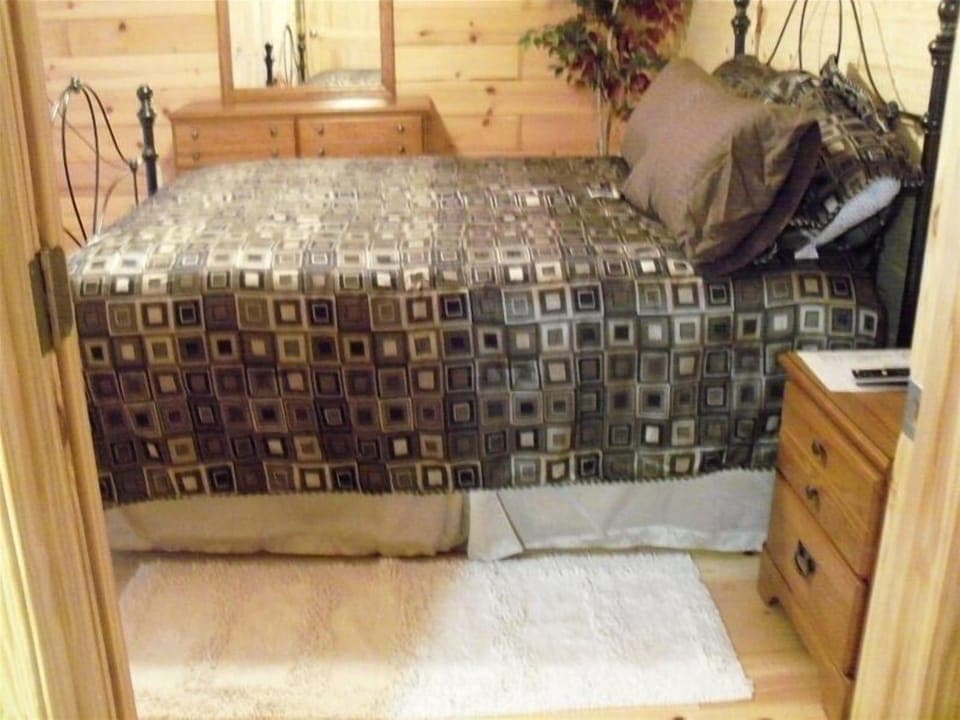 queen bed