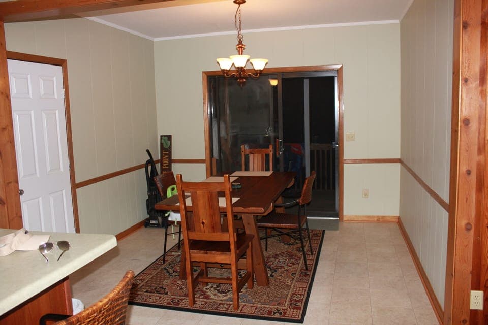 Dining Room - Lake View