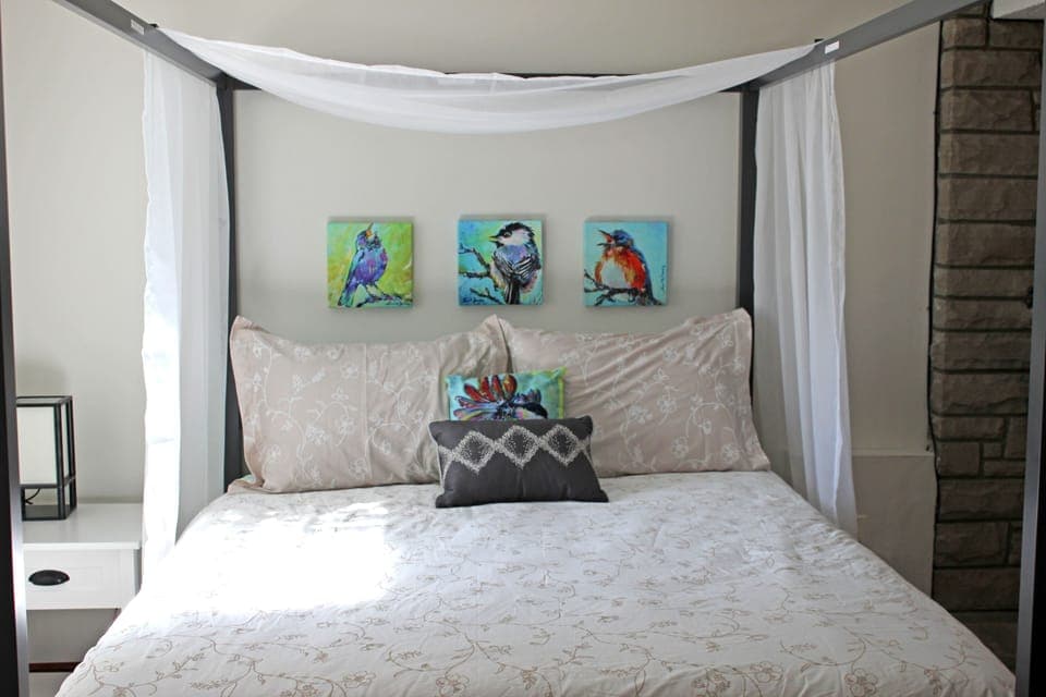 Enjoy a queen size memory foam mattress with top quality linens.