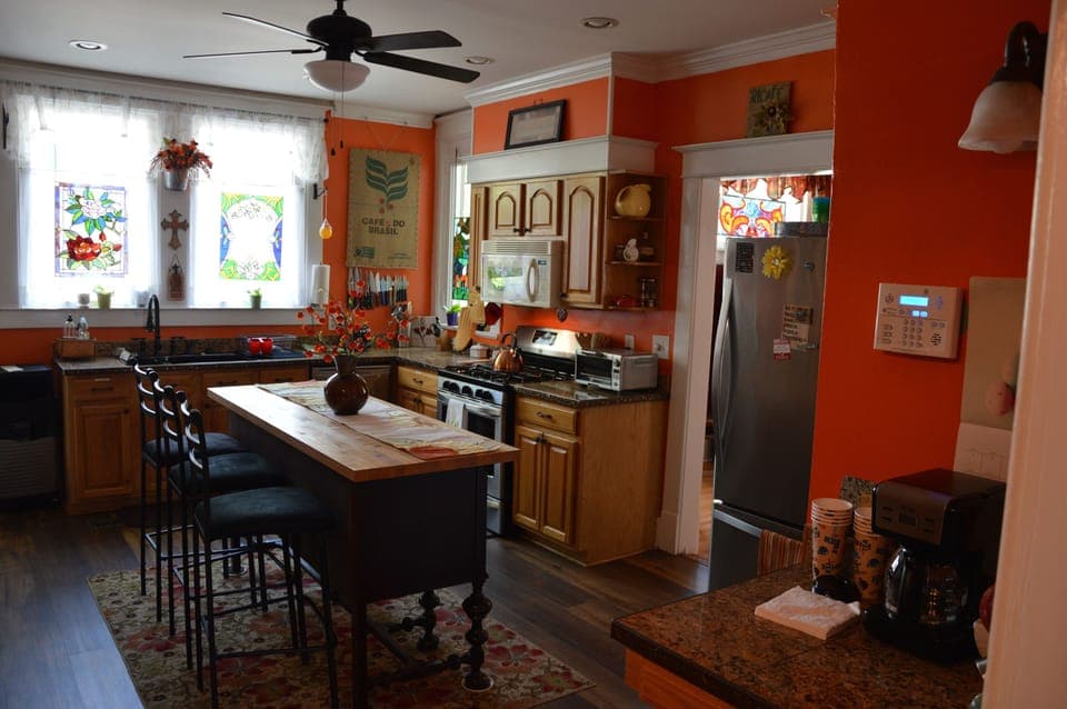 Sunny Kitchen 