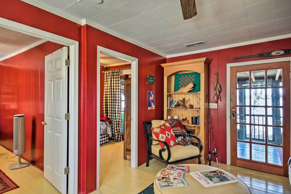 Lower Sitting Area