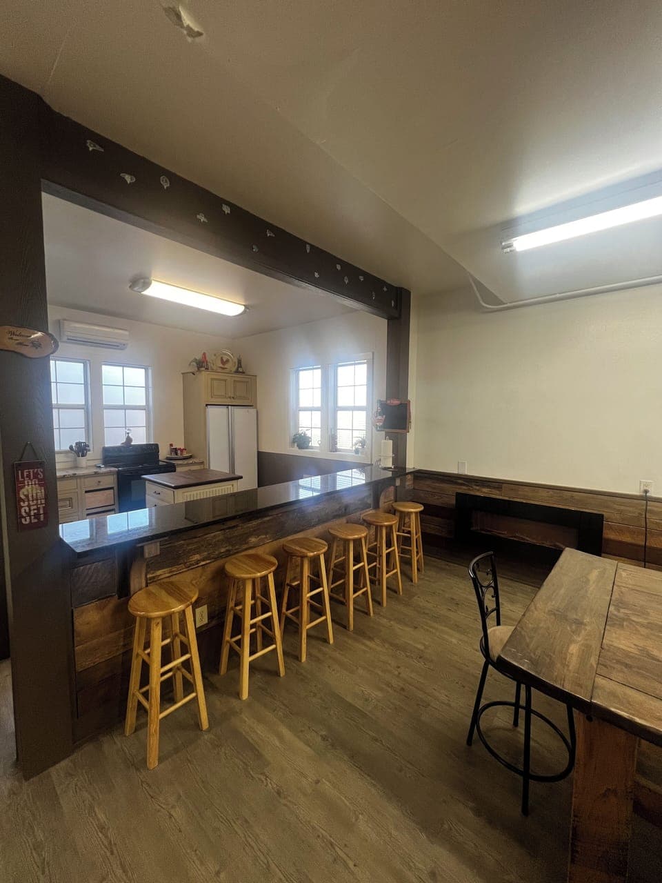 Sitting area and kitchen 