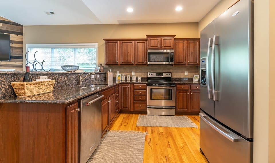 Well stocked kitchen with everything you need! 