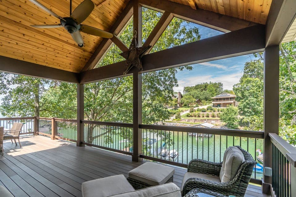 You will not get tired of this view! House is right on the water! Sit. Relax...