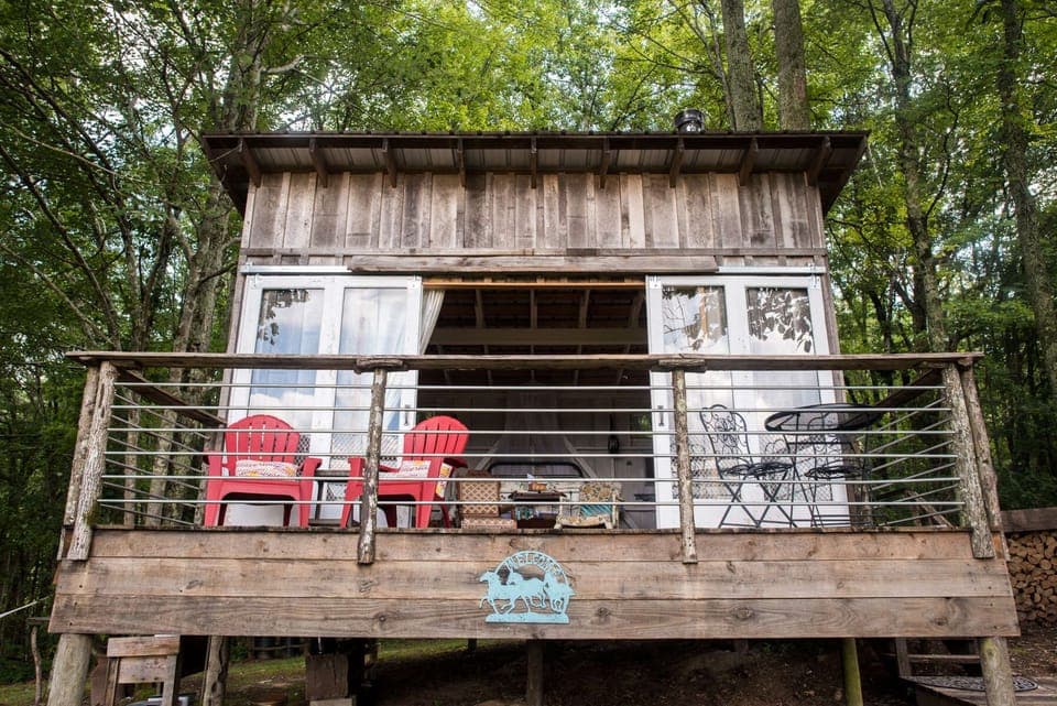  Cowgirl Cottage - Welcome to the wonderful world of glamping!