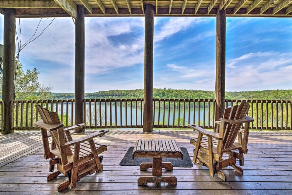 Albany Vacation Rental | 5BR | 3BA | 4,113 Sq Ft | Stairs to Access