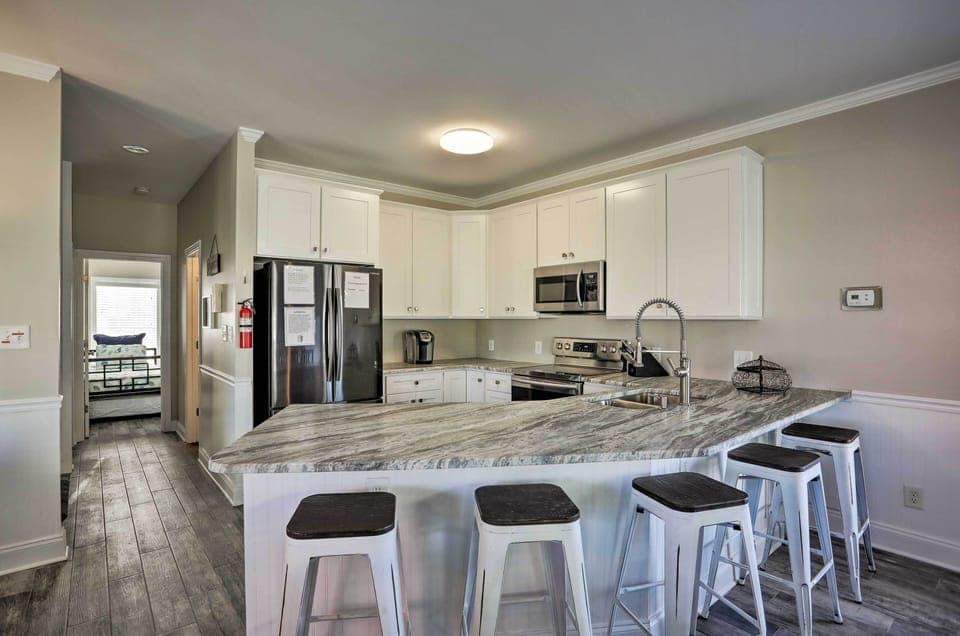 Kitchen | Breakfast Bar