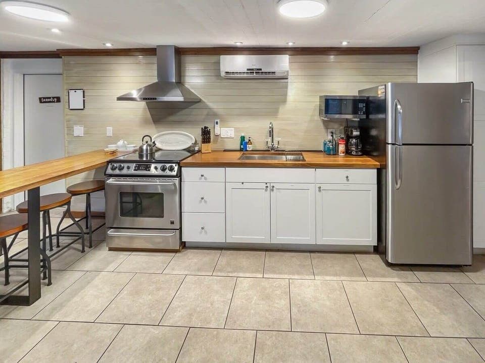 Full Kitchen