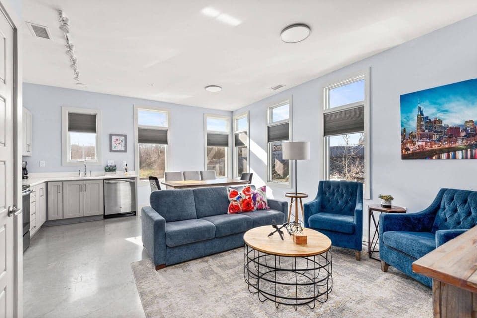 Open living space perfect for hanging out for groups