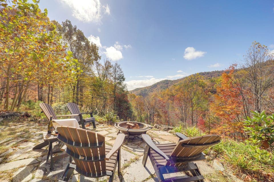 Lenoir Vacation Rental | 2BR | 1BA | 1,000 Sq Ft | Stairs Required