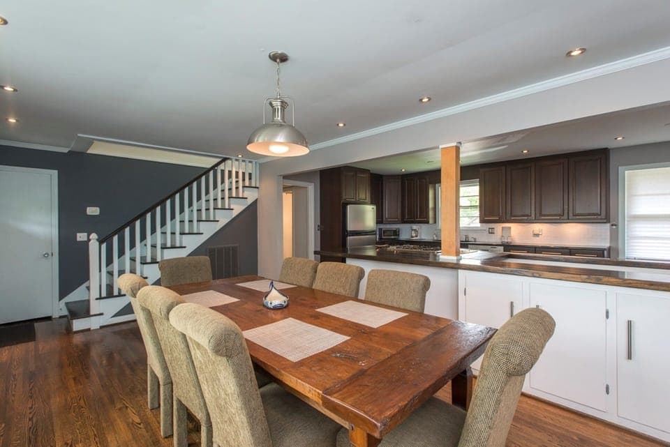 Spacious dining 