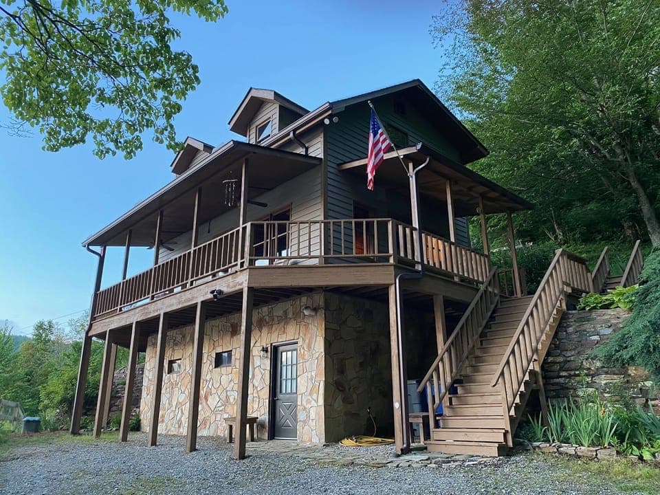 View of house from driveway