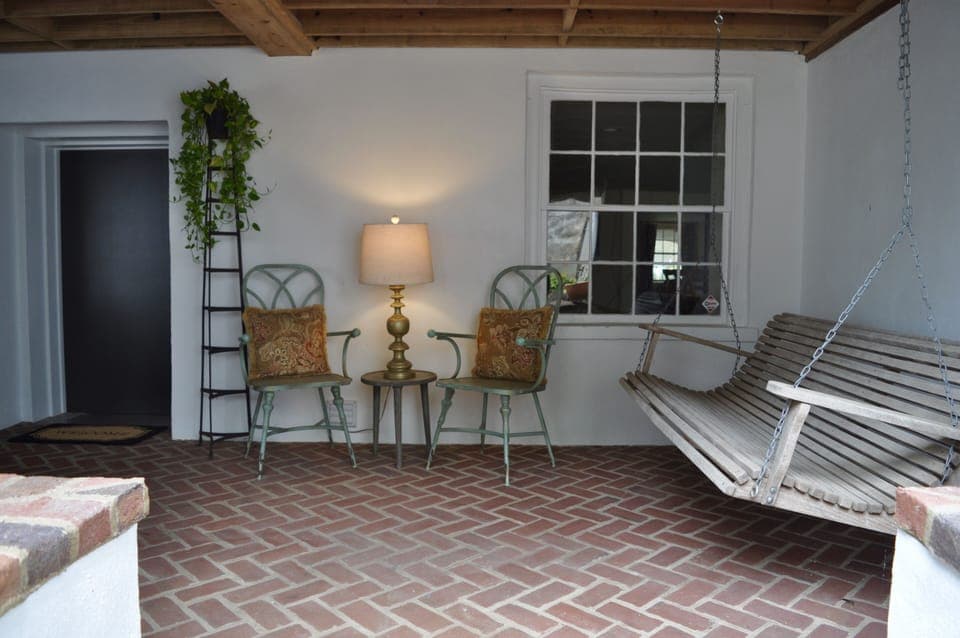 Private Porch Entry