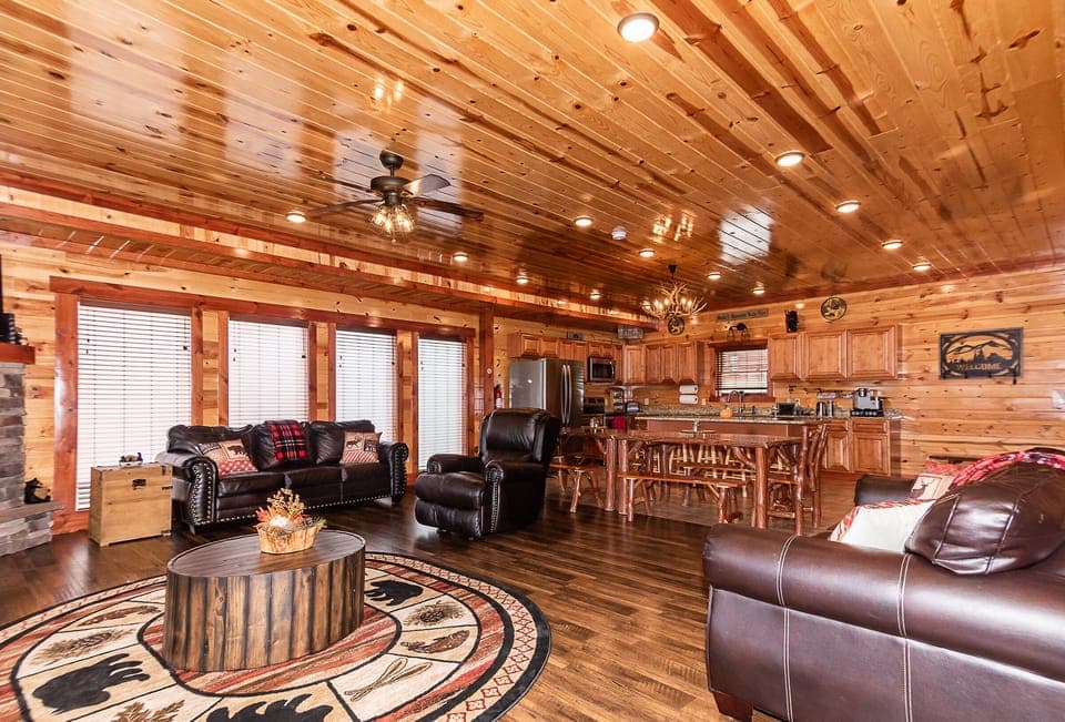 Open Concept Floorplan with Family Room, Dining Room and Kitchen