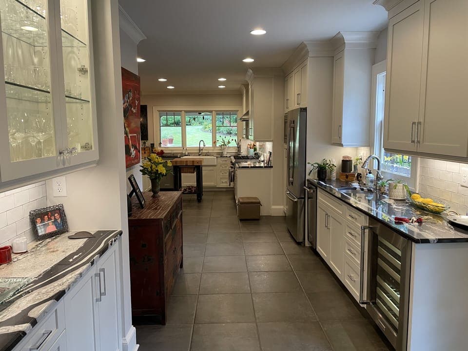 Kitchen/BarArea