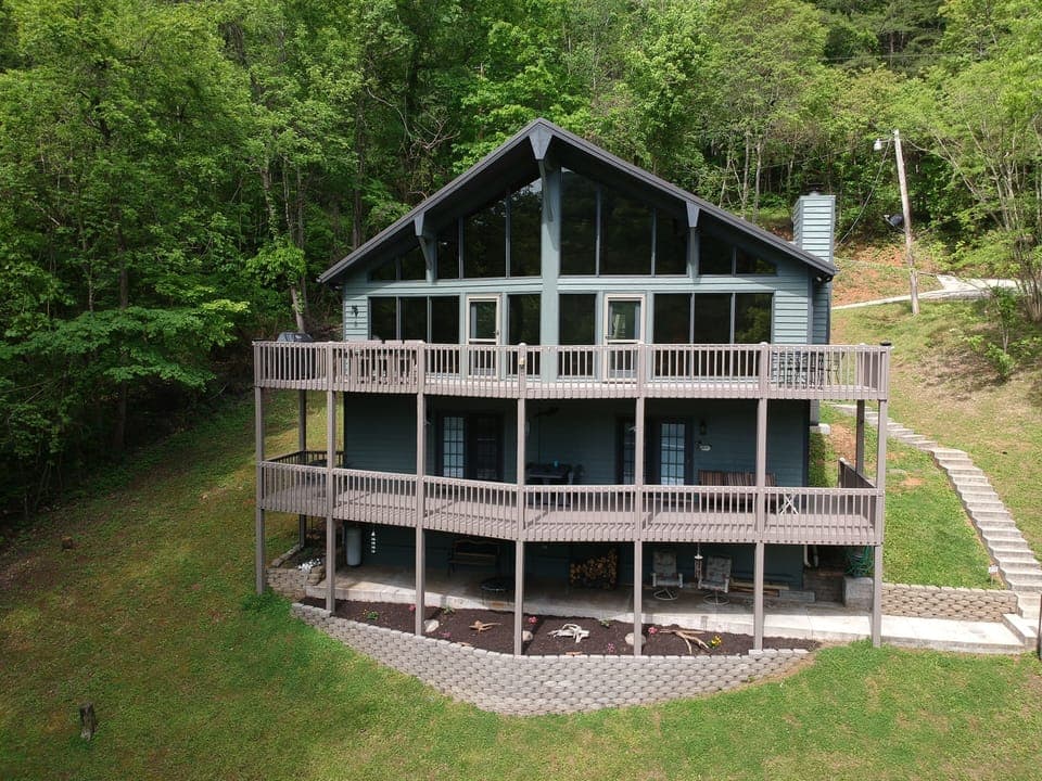 Plenty of outdoor space to hangout and enjoy the view of the lake.