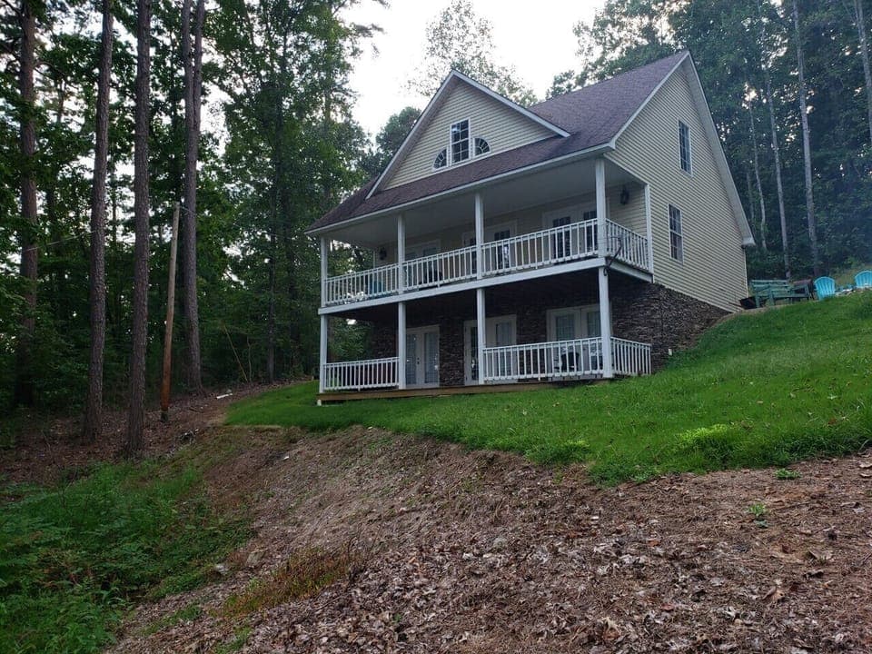 Front view of house 