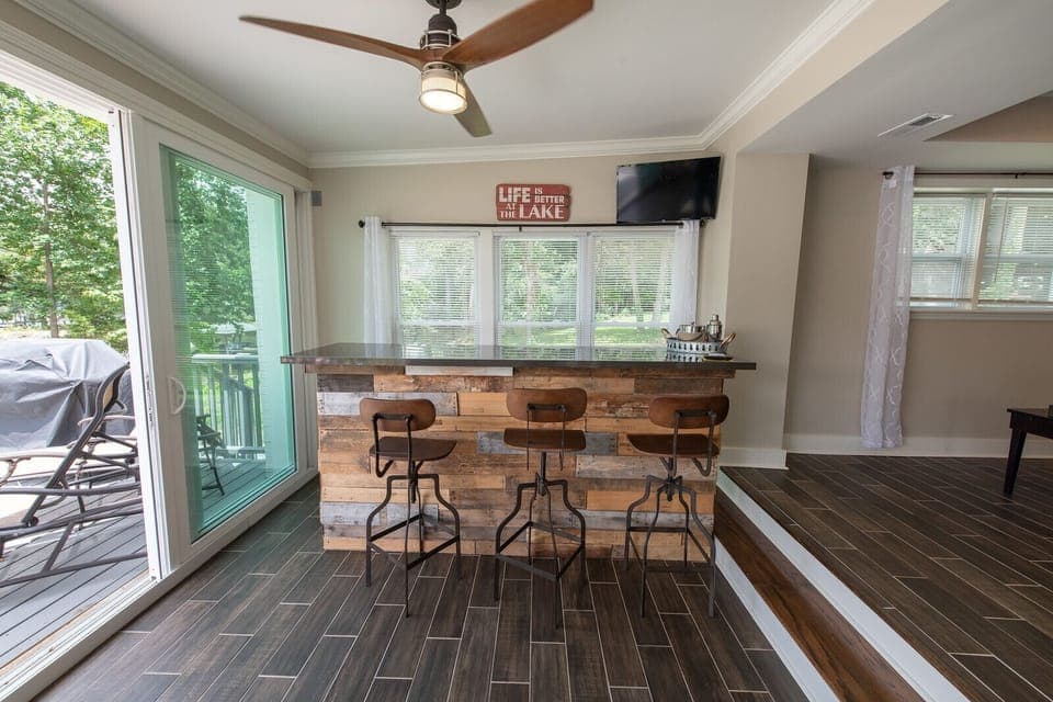 Bar and TV in the Sunroom 