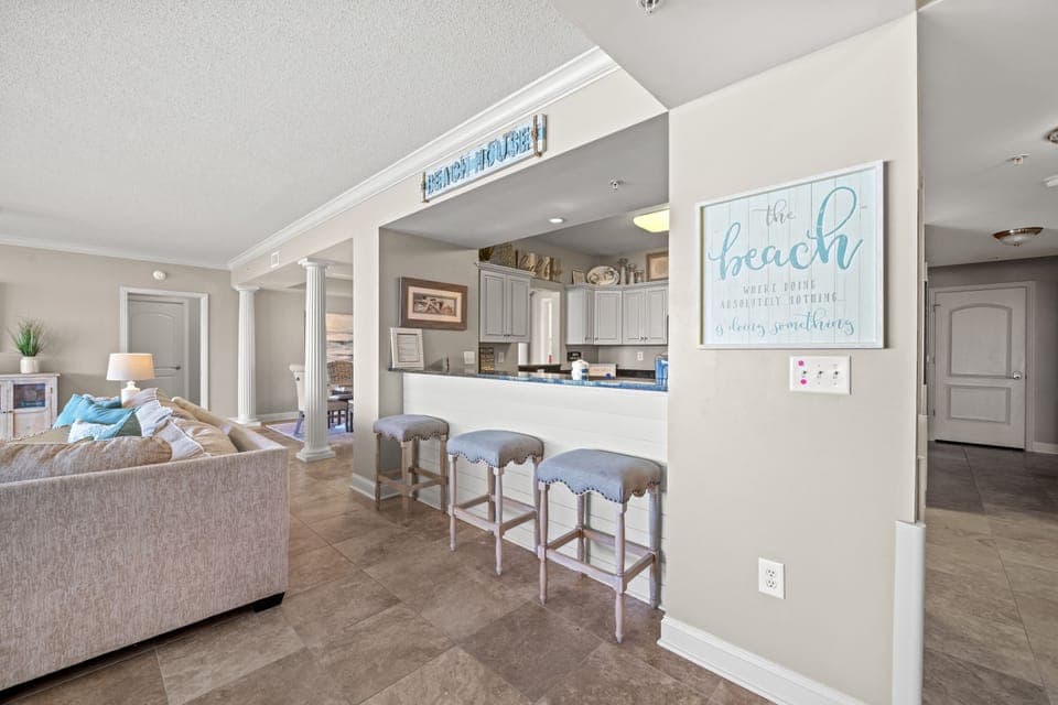 Grab a quick snack at the kitchen bar before heading back to the beach. 