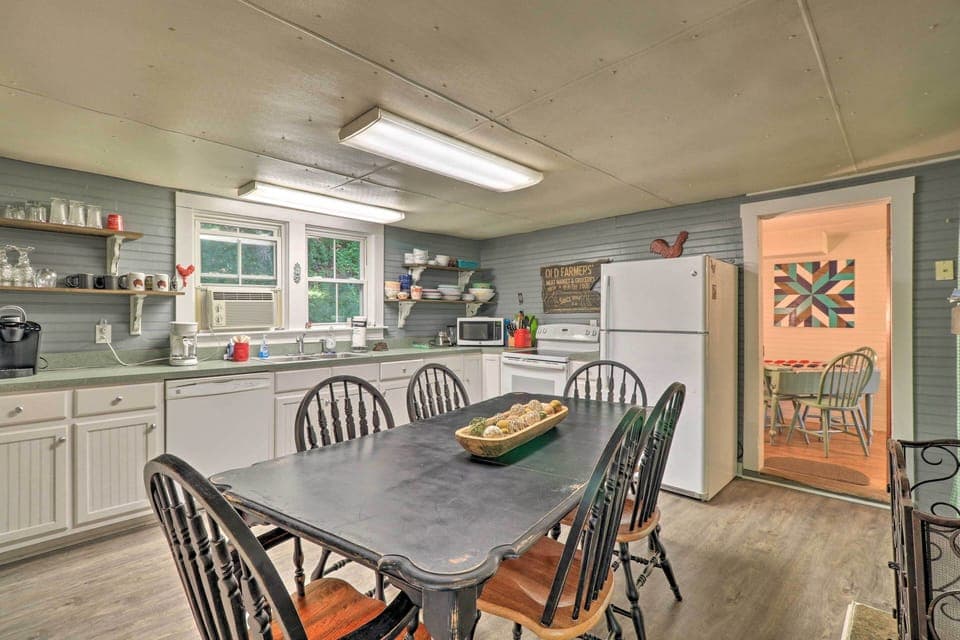 Dining Area | Dishware & Flatware