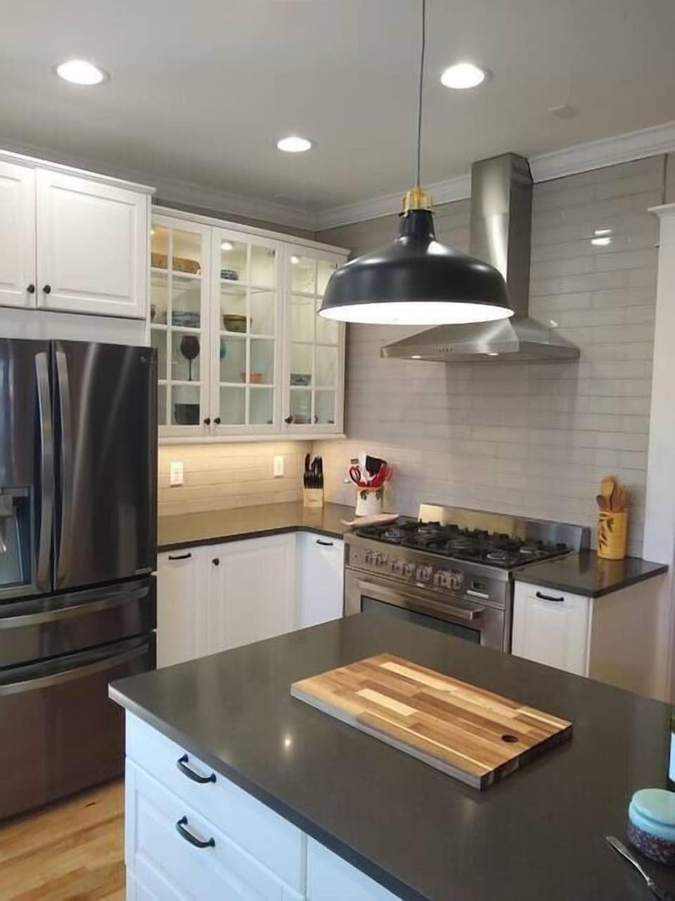 Newly renovated kitchen great for cooking