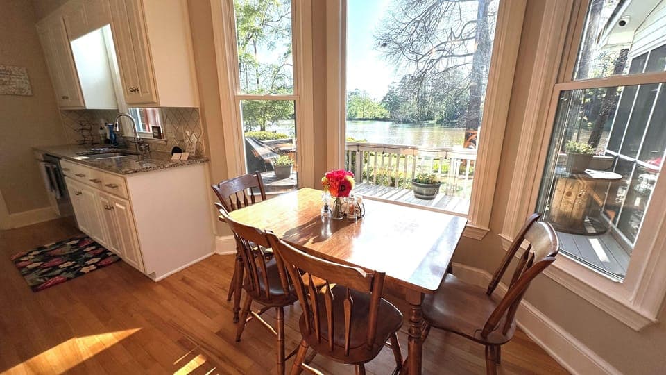 Breakfast Nook