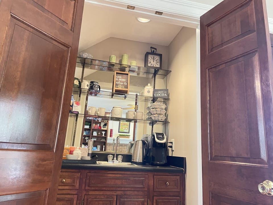 Wet Bar/Coffee Nook