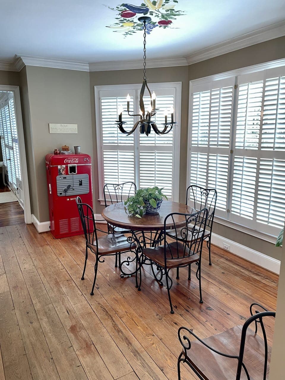 Kitchen table 