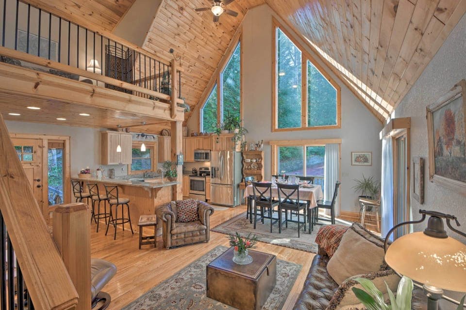 Lake Santeetlah Vacation Rental | 3BR | 3BA | 4,175 Sq Ft | Stairs Required