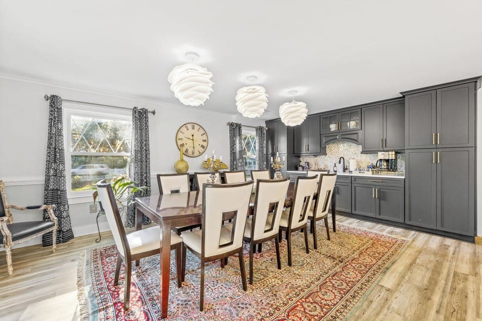 Dining Area, Service/Coffee Bar