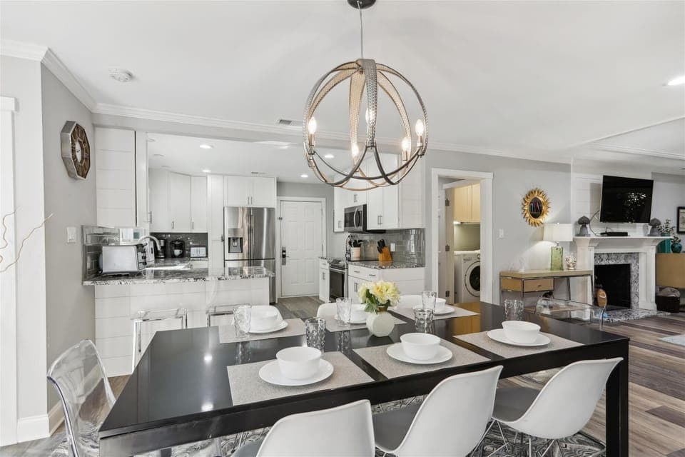 Dining Area at 78 South Sea Pines