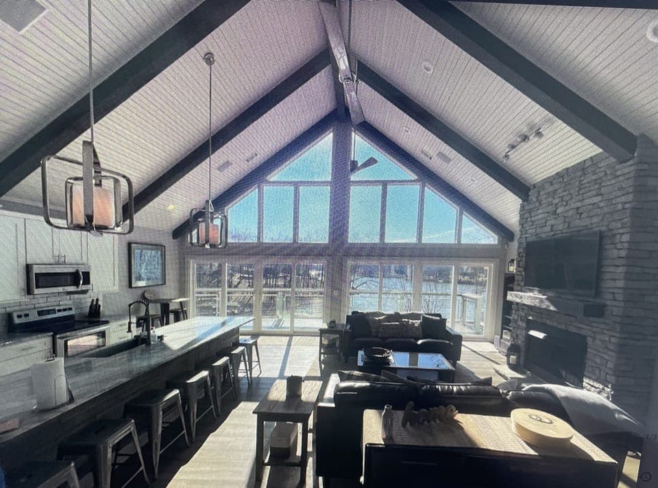 Main Room with Panoramic View of Lake Barkley!
