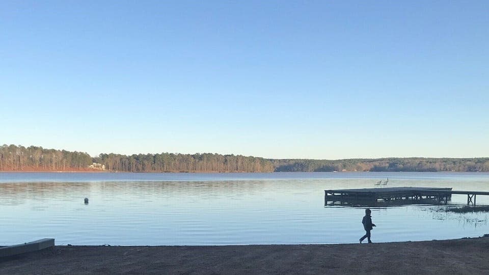 Leisurely two minute walk from the house to the beach area