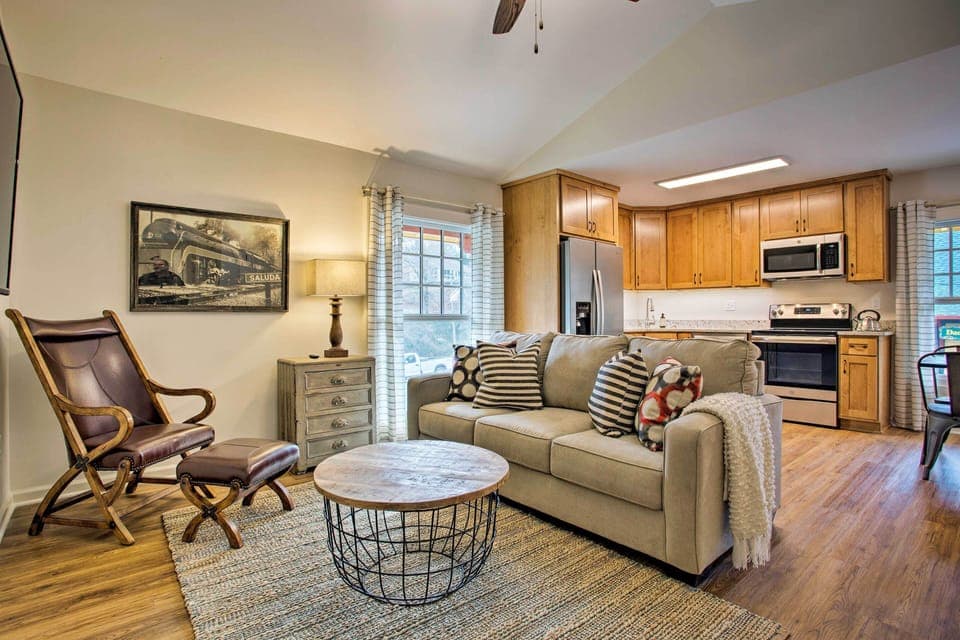 Saluda Vacation Rental | 1BR | 1BA | 750 Sq Ft | Stairs Required