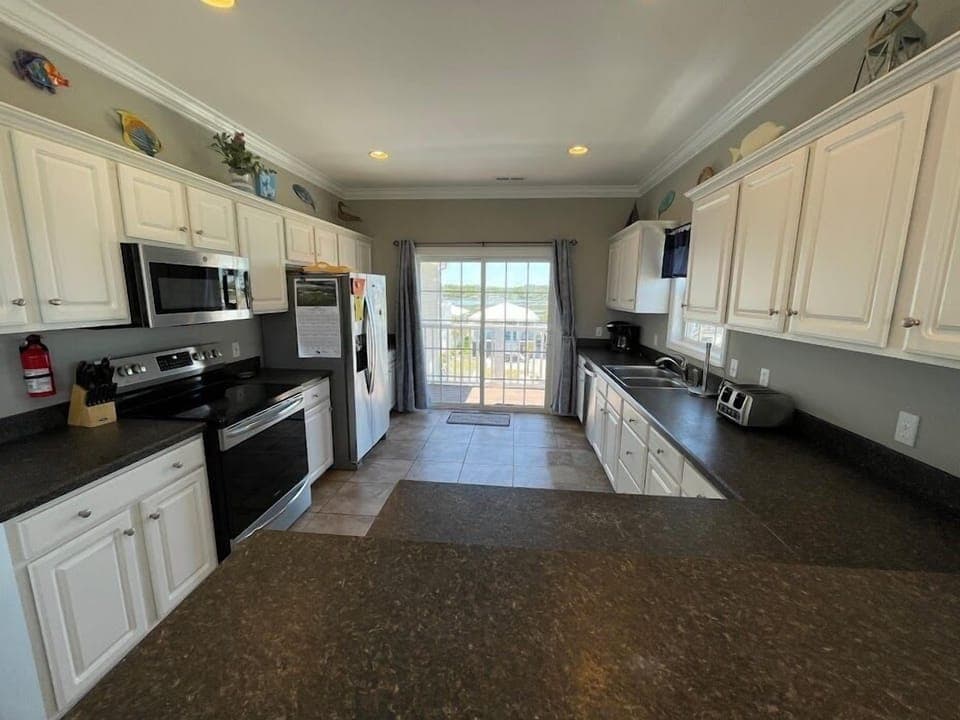 Fully equipped kitchen