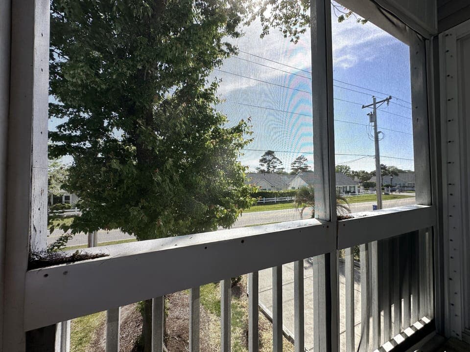 Utopia is located only 2 blocks from the beach!