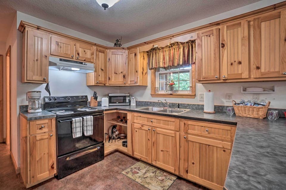 Prepare your favorite recipes in the fully equipped kitchen.