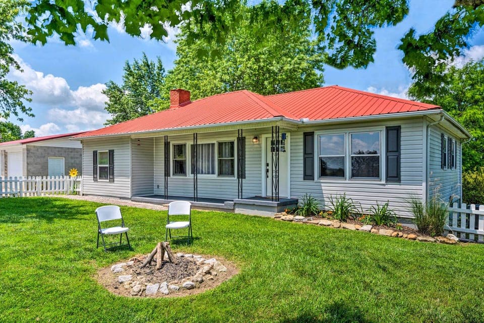 Monroe Vacation Rental | 3BR | 1BA | 1,326 Sq Ft | 3 Steps Required