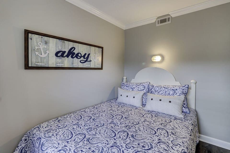 Queen Bedroom