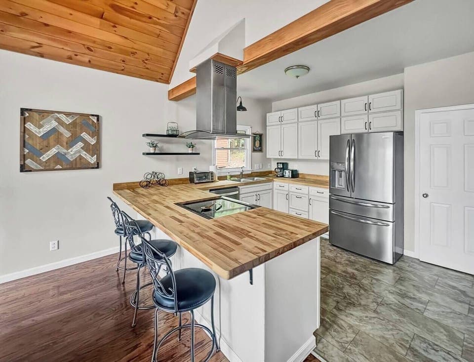 Full Kitchen (1)