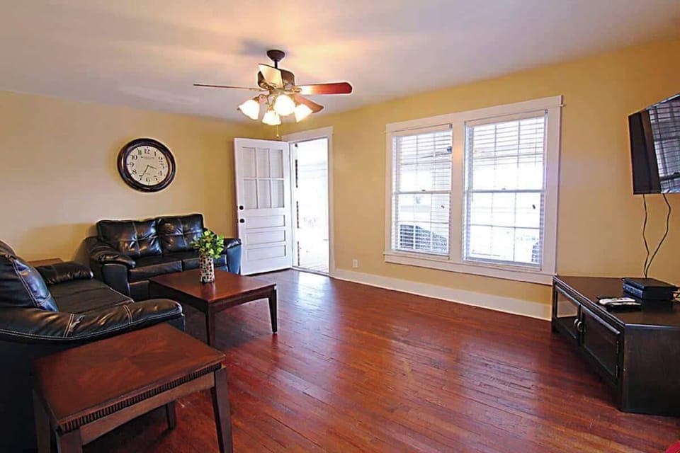 Living room with entrance to outdoor balcony
