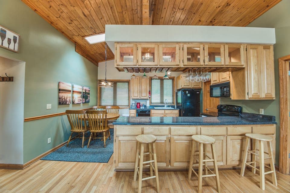 Chalet Kitchen and Dining Space