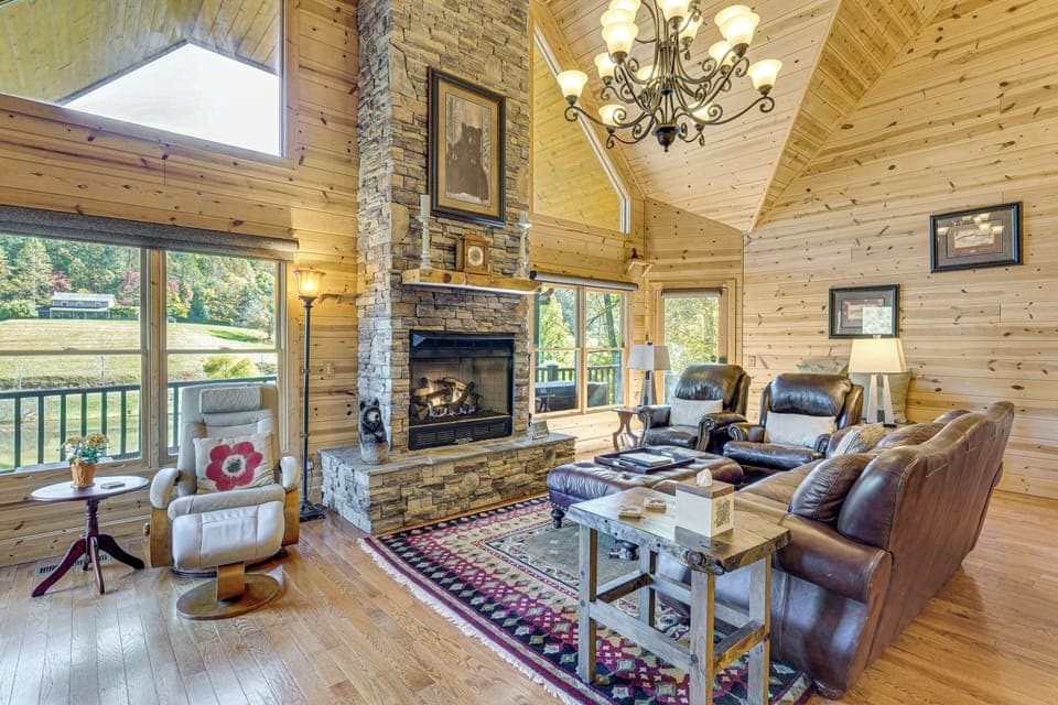 Hayesville Vacation Rental | 2BR | 3BA | 2,900 Sq Ft | Access by Stairs Only