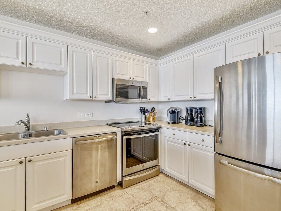Kitchen with Stainless Steel Appliances at 3405 SeaCrest